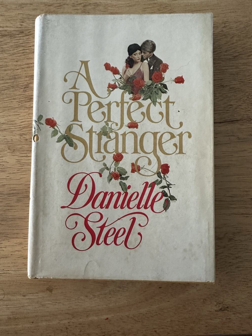 A Perfect Stranger Danielle Steele HB/BCE/DJ/1st ed 1982 Romance book novel VTG